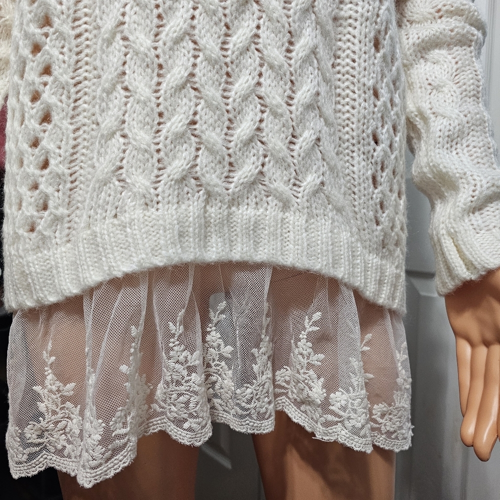 Pol Cable knit Ivory With Lace Hem Coquette Chunky Sweater Sz S (Oversized) - Picture 2 of 6
